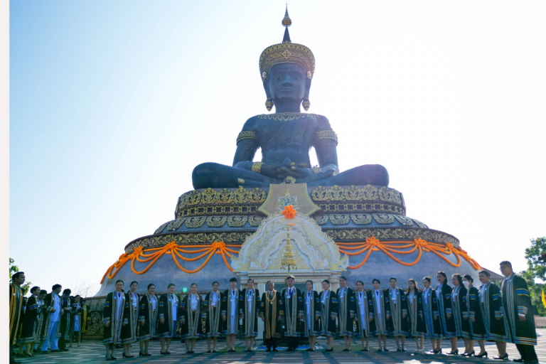 พิธีสักการะองค์พระพุทธมหาธรรมราชาและองค์พ่อขุนผาเมือง